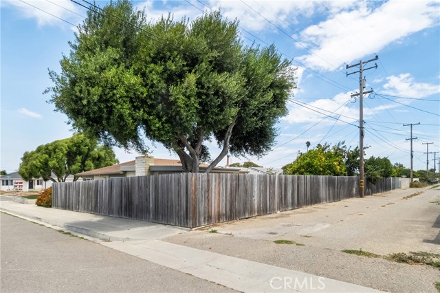 1020 W Cherry Avenue, Lompoc CA: https://media.crmls.org/medias/f253bfcf-70ab-4efe-bf55-a46b7b565eae.jpg
