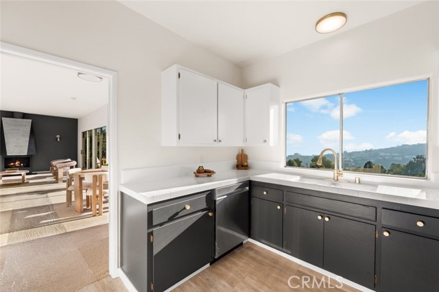 Detail Gallery Image 20 of 75 For 7426 Mulholland Dr, Los Angeles,  CA 90046 - 2 Beds | 2 Baths