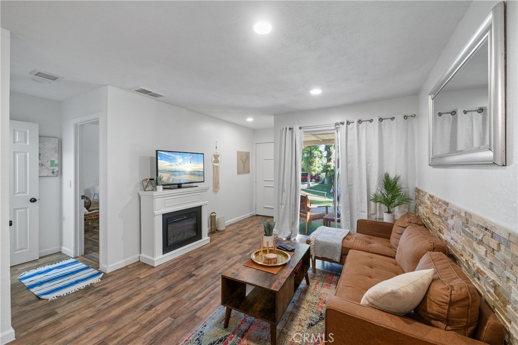 510 N Villa Court #100