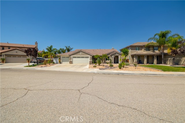 Detail Gallery Image 2 of 34 For 246 Berisso Ct, San Jacinto,  CA 92582 - 3 Beds | 2 Baths