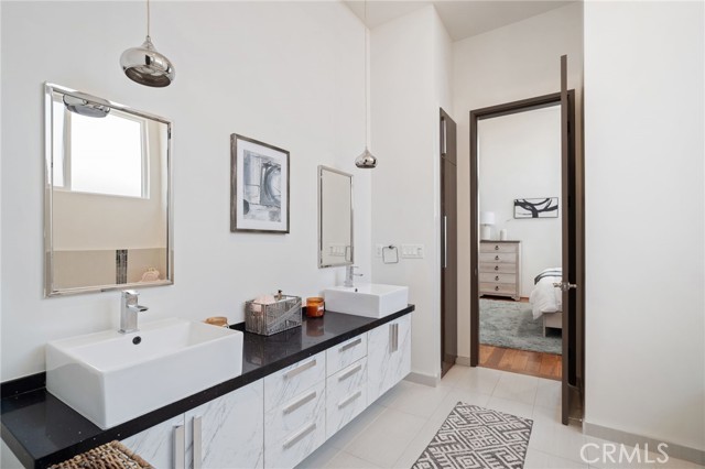 2623 Carnegie Lane, Redondo Beach CA: https://media.crmls.org/medias/f255afaf-ca3e-4044-9448-8e277bacf9b3.jpg