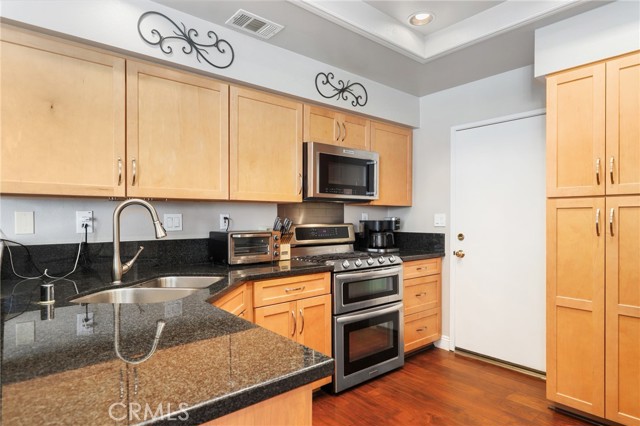 Detail Gallery Image 8 of 37 For 12 Chapala Ct, Lake Forest,  CA 92610 - 2 Beds | 2/1 Baths