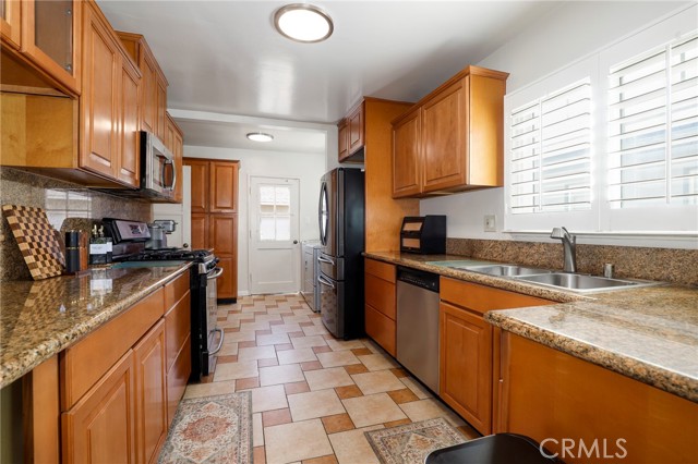 Detail Gallery Image 13 of 31 For 6475 Turnergrove Dr, Lakewood,  CA 90713 - 3 Beds | 2 Baths