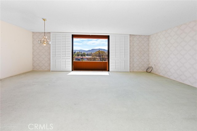 24055 Paseo Del Lago, Laguna Woods CA: https://media.crmls.org/medias/f255dd66-c099-4d0b-b3a9-87be3c0c4e8d.jpg