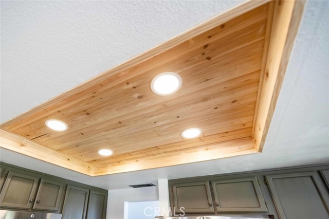 25444 Clover Glen Circle, Murrieta CA: https://media.crmls.org/medias/f255fb7d-9d81-4d8b-9407-c7bae63a0ca4.jpg