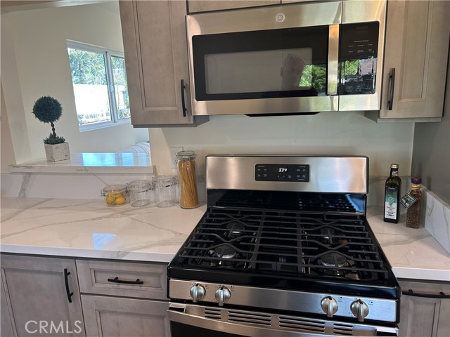 Detail Gallery Image 5 of 24 For 1102 Maxfield St, Torrance,  CA 90502 - 3 Beds | 2 Baths