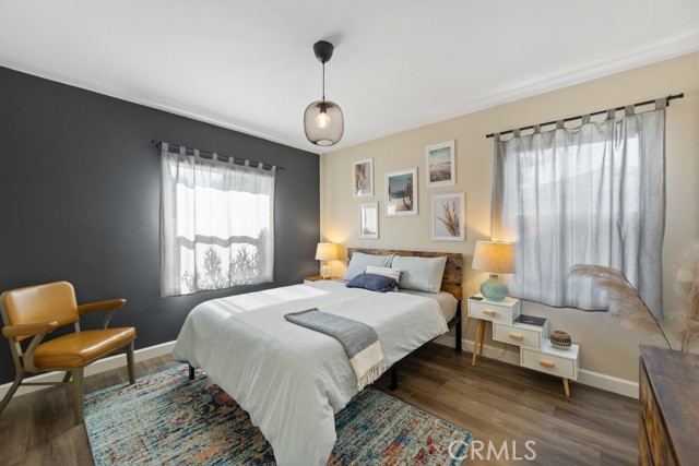 213 East 45th Street, Long Beach CA: https://media.crmls.org/medias/f256e8cb-cdc6-42d4-890e-3514a859220b.jpg
