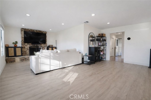 Detail Gallery Image 3 of 26 For 12076 Harvest, Norwalk,  CA 90650 - 3 Beds | 2 Baths