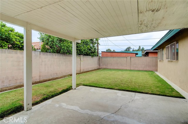 1924 W Secrest Way, Santa Ana CA: https://media.crmls.org/medias/f257b170-d934-4856-840d-1329db77e344.jpg