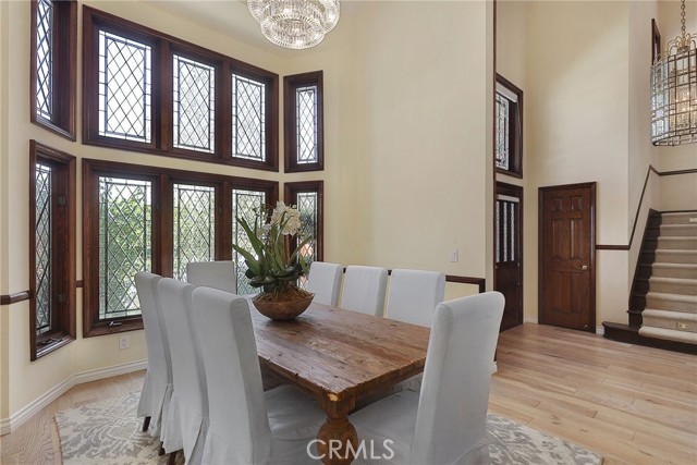 6137 Paseo La Vista, Woodland Hills CA: https://media.crmls.org/medias/f2582400-82f9-44eb-91e5-03db51232190.jpg