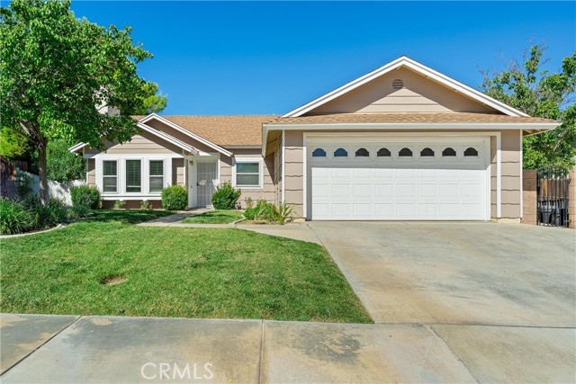 Detail Gallery Image 1 of 26 For 43019 Cromley Ct, Lancaster,  CA 93534 - 3 Beds | 2 Baths