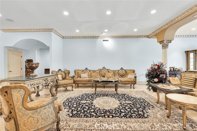 22349 Dolorosa Street, Woodland Hills CA: https://media.crmls.org/medias/f2589be4-f782-40c8-9b92-707919eb9a57.jpg