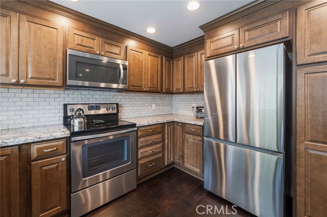Detail Gallery Image 16 of 51 For 19322 Archfield Ln, Huntington Beach,  CA 92648 - 3 Beds | 2/1 Baths