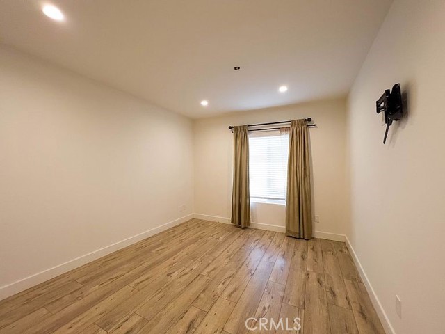 12585 Byron Avenue, Granada Hills CA: https://media.crmls.org/medias/f258d68f-4323-4808-b234-595e2af5f733.jpg