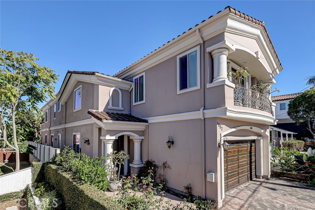 Detail Gallery Image 1 of 28 For 1907 Voorhees Ave, Redondo Beach,  CA 90278 - 5 Beds | 4 Baths