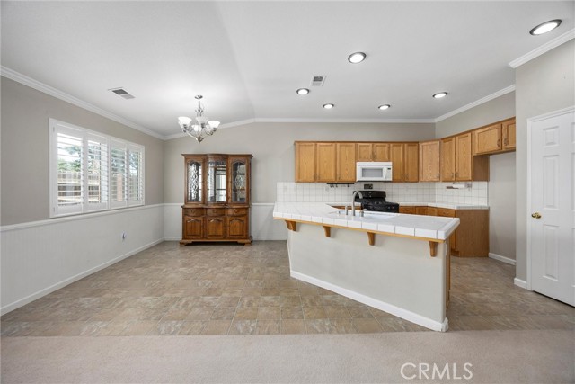 12200 Verdelho Avenue, Bakersfield CA: https://media.crmls.org/medias/f258f351-2719-4937-b3b5-c91cc96806d6.jpg