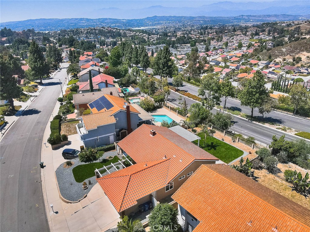 https://media.crmls.org/medias/f2595d52-c52b-4a03-a8ec-c43a12f034c3.jpg?preset=X-Large