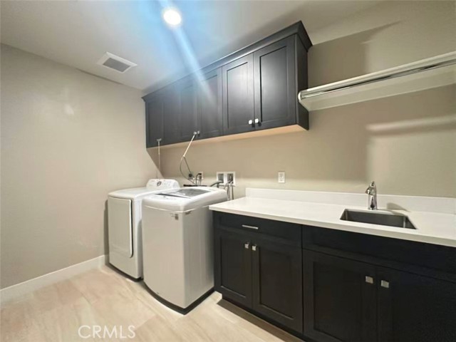 Detail Gallery Image 19 of 22 For 140 Crossover, Irvine,  CA 92618 - 4 Beds | 4/1 Baths