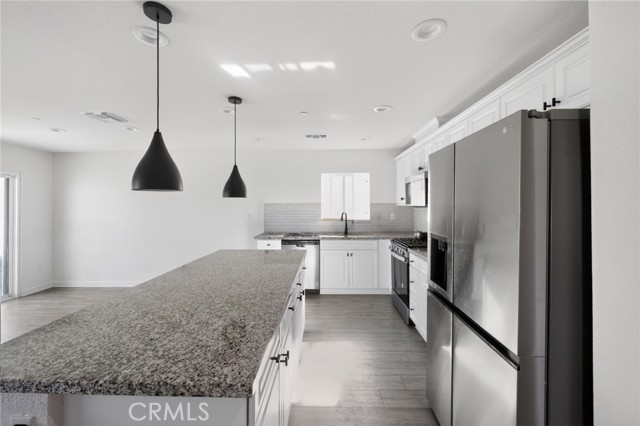 Detail Gallery Image 5 of 15 For 29032 Golden Sunset, Winchester,  CA 92596 - 3 Beds | 2 Baths