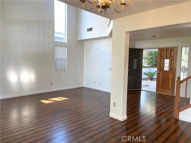 2985 Amber Drive, Corona CA: https://media.crmls.org/medias/f259bab7-78ca-4646-be55-291b28d4a20b.jpg