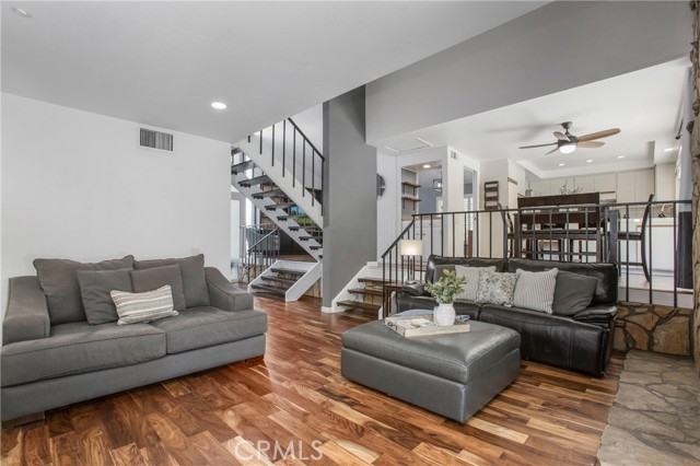 Image 13 of 41 For 25632 Adriana Street