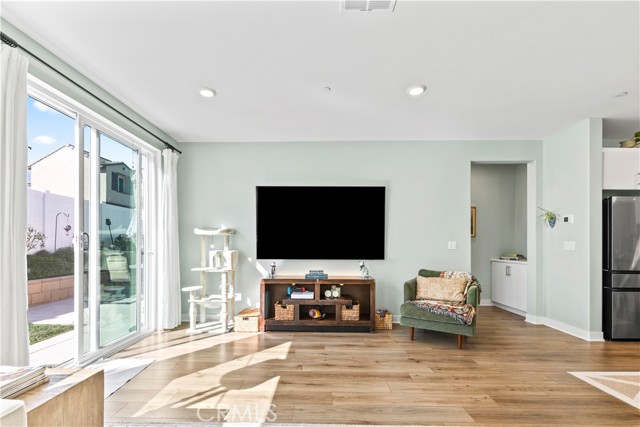 Detail Gallery Image 9 of 44 For 2482 Wagon Wheel Way, Rialto,  CA 92377 - 3 Beds | 2 Baths