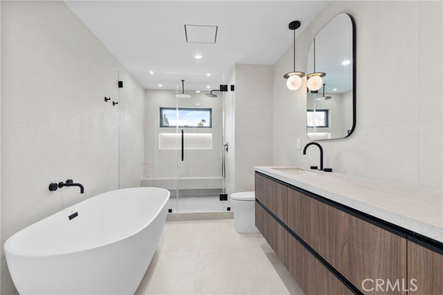 5903 Donna Avenue, Tarzana CA: https://media.crmls.org/medias/f25a42b4-3d96-499c-b9c2-70b8e1dbe550.jpg