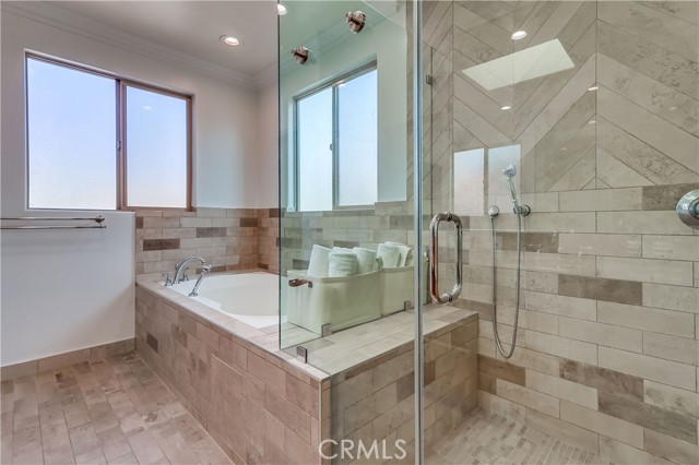 Detail Gallery Image 43 of 53 For 1902 Marshallfield Ln a,  Redondo Beach,  CA 90278 - 4 Beds | 3/1 Baths