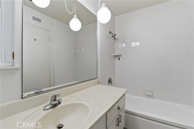 Detail Gallery Image 19 of 22 For 26136 Veva Way, Calabasas,  CA 91302 - 3 Beds | 2 Baths