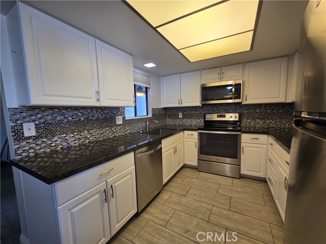 Detail Gallery Image 8 of 27 For 5301 E Waverly Dr #195,  Palm Springs,  CA 92264 - 2 Beds | 2 Baths