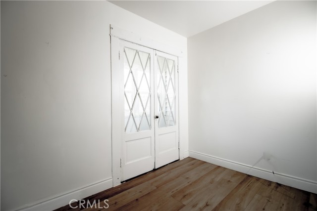 2101 Arlington Avenue, Los Angeles CA: https://media.crmls.org/medias/f25bccf4-7c77-4131-a0d0-f4eb37432570.jpg