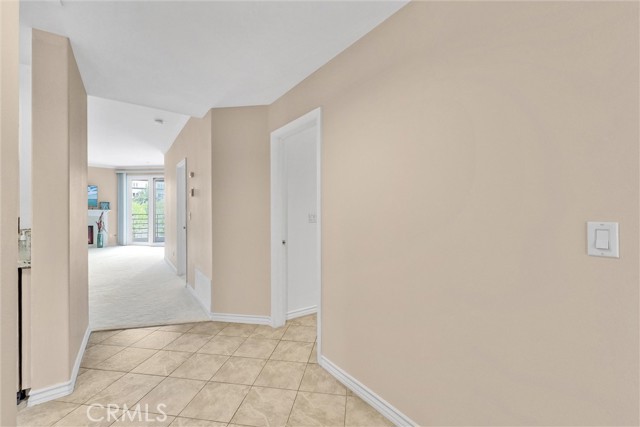 Image 7 of 40 For 2233 Martin  302