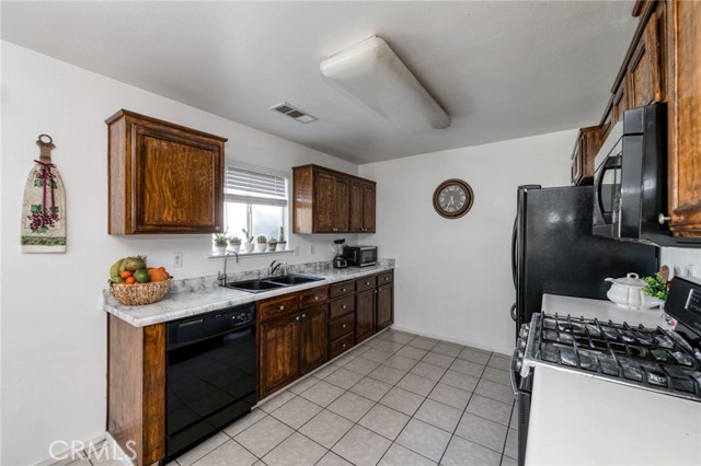 Detail Gallery Image 15 of 34 For 423 N Morningside, Dinuba,  CA 93618 - 4 Beds | 2 Baths