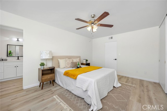 Detail Gallery Image 12 of 28 For 18110 Killion St #2,  Tarzana,  CA 91356 - 3 Beds | 2/1 Baths