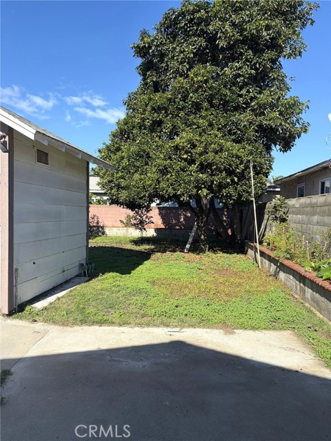 Detail Gallery Image 4 of 8 For 4323 W 105th St, Inglewood,  CA 90304 - 2 Beds | 2 Baths