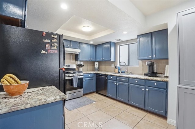 Detail Gallery Image 13 of 43 For 14325 Foothill #9,  Sylmar,  CA 91342 - 2 Beds | 2/1 Baths