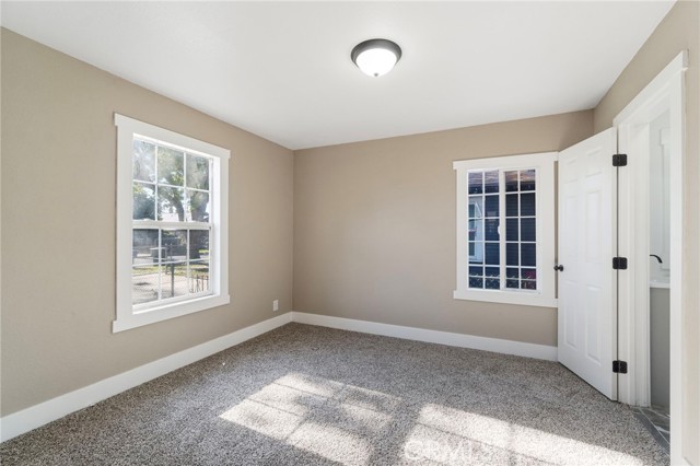 Image 16 of 40 For 2401 Hedges Avenue