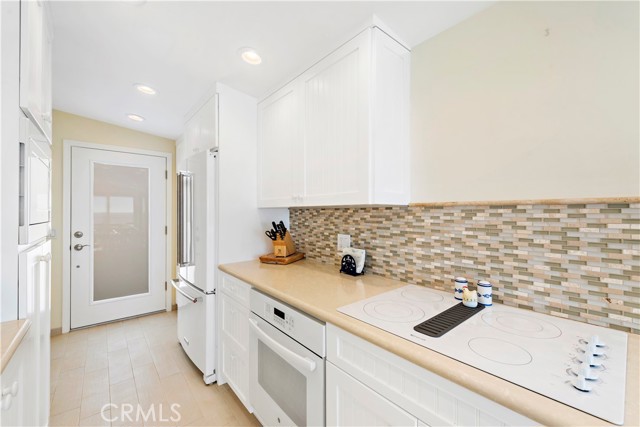 Detail Gallery Image 11 of 31 For 1051 Gaviota Dr, Laguna Beach,  CA 92651 - 2 Beds | 2 Baths