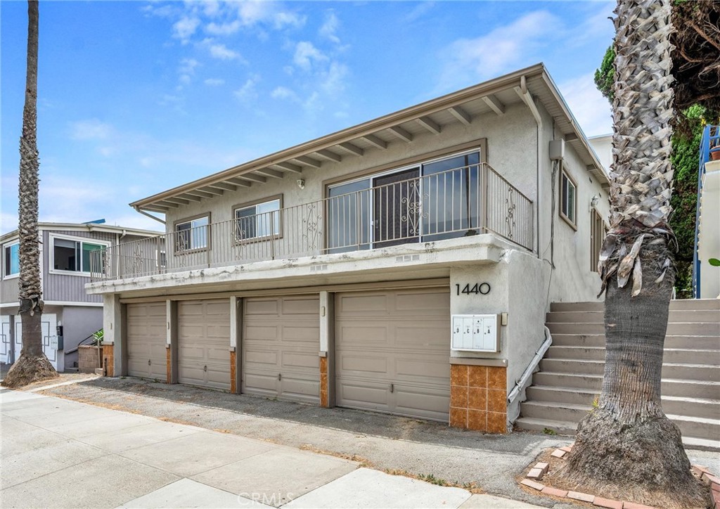 1440 Manhattan Beach #D
