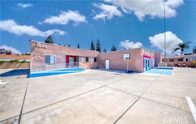 1555 W Commonwealth Ave, Fullerton, CA 92833