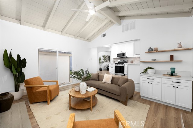 Detail Gallery Image 7 of 14 For 3332 W 134th St, Hawthorne,  CA 90250 - 3 Beds | 2 Baths