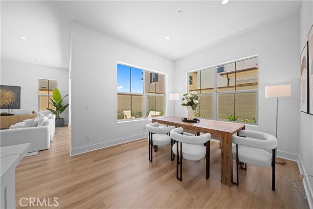 114 eversedge, Irvine CA: https://media.crmls.org/medias/f2613688-f351-4b96-87b9-f398ad75a332.jpg