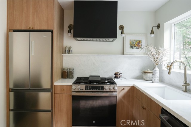 27824 Fern Dell Road, Lake Arrowhead CA: https://media.crmls.org/medias/f26157f6-4d78-4558-b4c5-7887aca43a5b.jpg