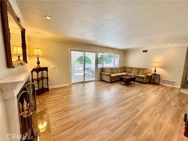 19020 Killoch Way, Porter Ranch CA: https://media.crmls.org/medias/f2615ada-3492-4f5e-a2d8-e2f9538f3dcb.jpg
