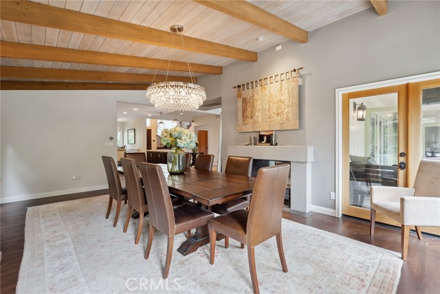 4520 El Caballero Drive, Tarzana CA: https://media.crmls.org/medias/f26225e7-3504-4b5e-97fe-64b638b7c532.jpg