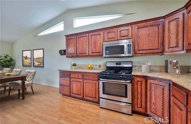 5420 Chiquita Lane, San Bernardino CA: https://media.crmls.org/medias/f2626b97-1b7b-4773-a64f-1376fb04d436.jpg