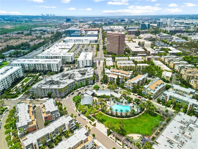 31 Soho, Irvine CA: https://media.crmls.org/medias/f2628e98-8050-468f-a337-6b1c4b6776e9.jpg