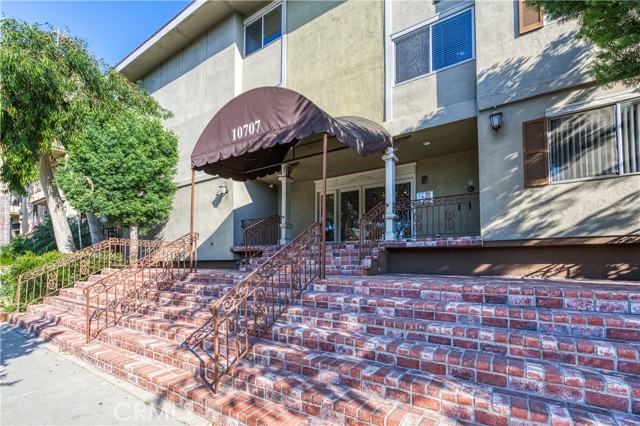 Detail Gallery Image 1 of 1 For 10707 Camarillo St #211,  North Hollywood,  CA 91602 - 1 Beds | 1 Baths