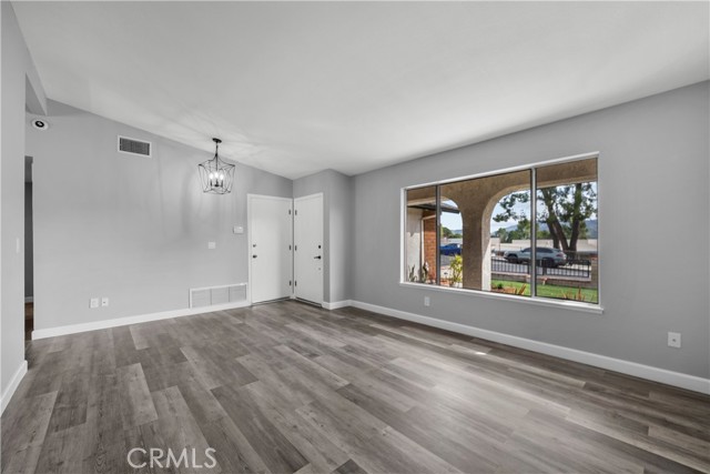 Detail Gallery Image 4 of 38 For 28515 Winterdale, Canyon Country,  CA 91387 - 3 Beds | 2 Baths