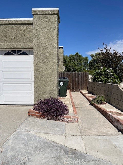 5674 Avenue Juan Bautista, Jurupa Valley CA: https://media.crmls.org/medias/f26324dd-c469-4460-8910-8dd8776b90a4.jpg